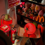 Load image into Gallery viewer, Red Tomato Table Lamp