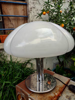 Load image into Gallery viewer, White Petal Table Lamp