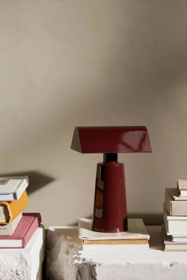 Carat Table Lamp – Wireless & Rechargeable, Geometric Elegance | Chal Decoration

This highlights the lamp’s modern functionality, unique geometric design, and versatility, emphasizing its stylish and portable appeal.