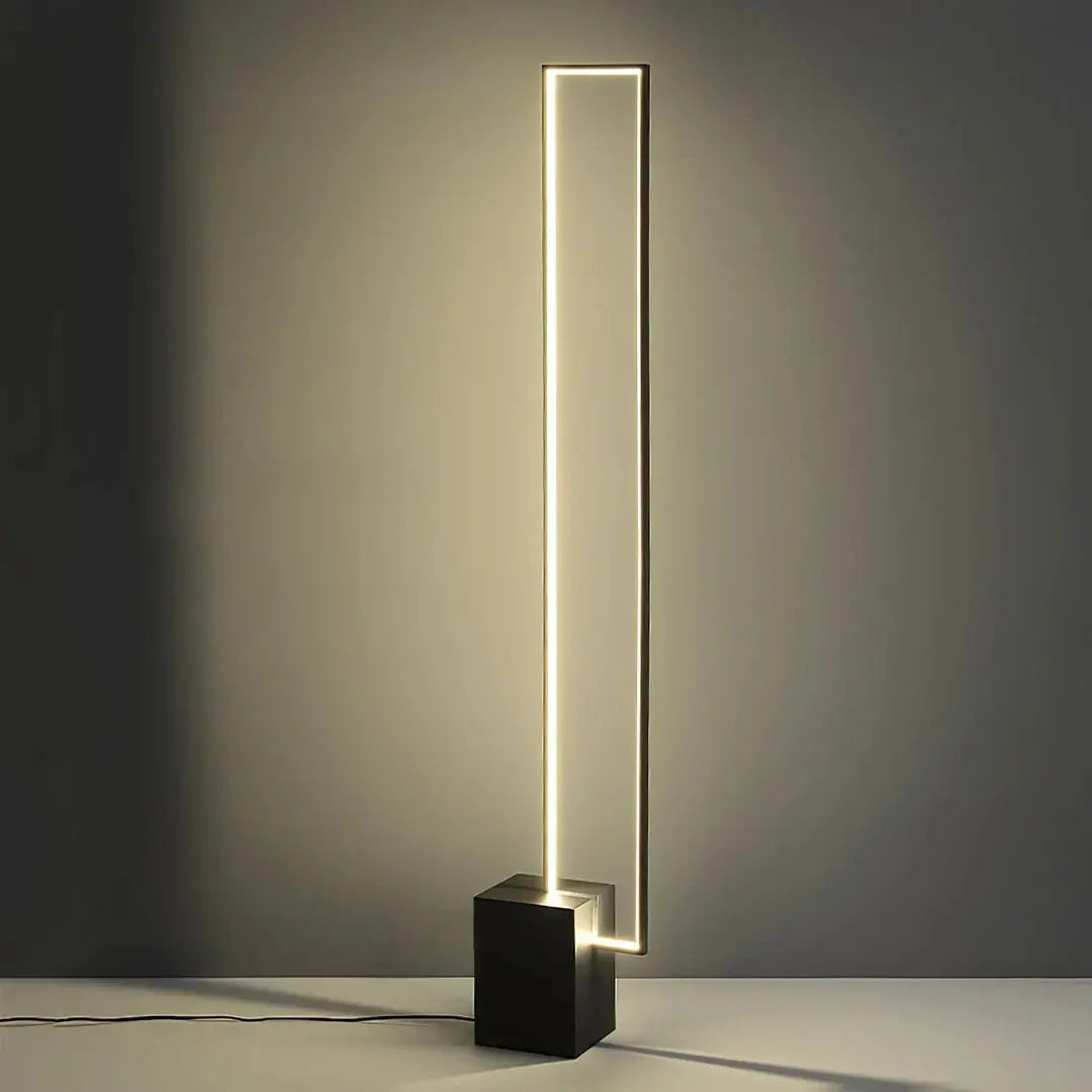 This highlights the lamp’s clean, modern aesthetic and versatile functionality, emphasizing its minimalist appeal.