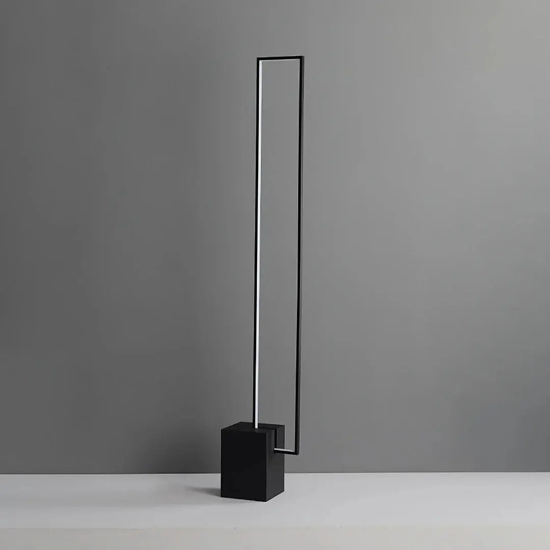 This highlights the lamp’s clean, modern aesthetic and versatile functionality, emphasizing its minimalist appeal.