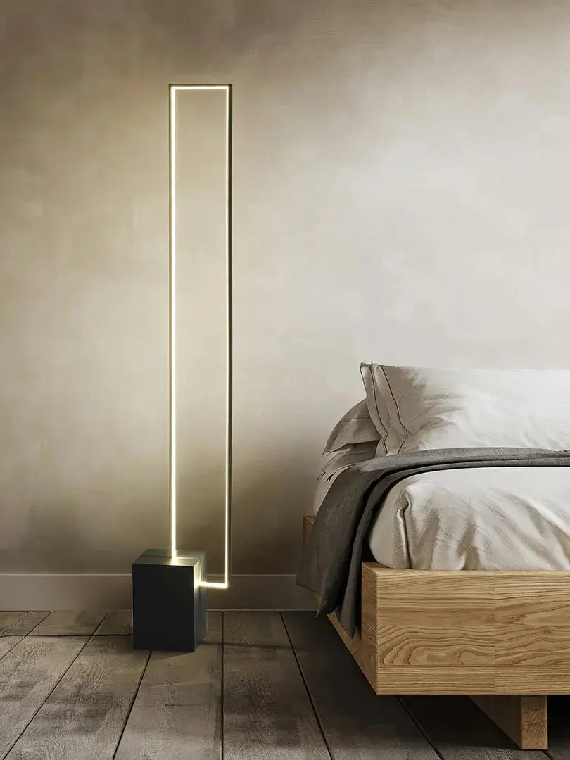 This highlights the lamp’s clean, modern aesthetic and versatile functionality, emphasizing its minimalist appeal.