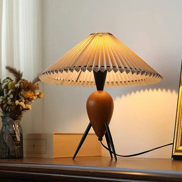 Makie Table Lamp - CHAL