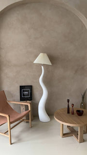 Wavy Floor Lamp