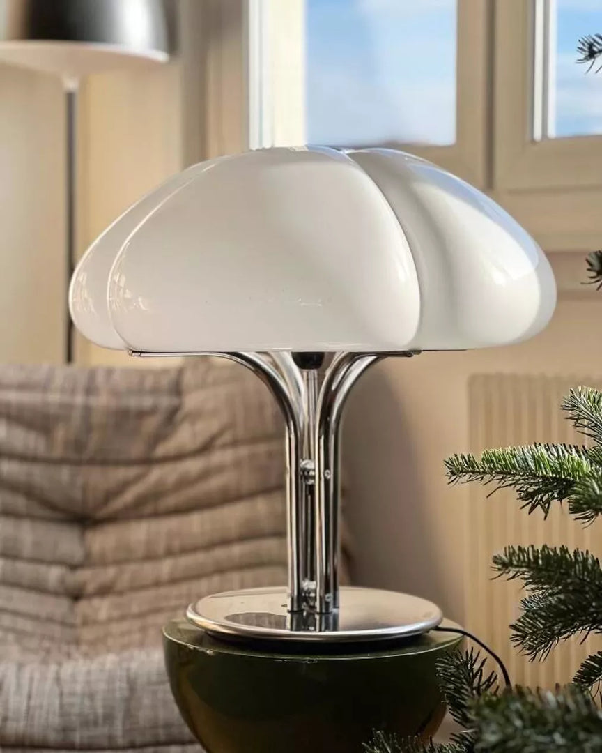White Petal Table Lamp